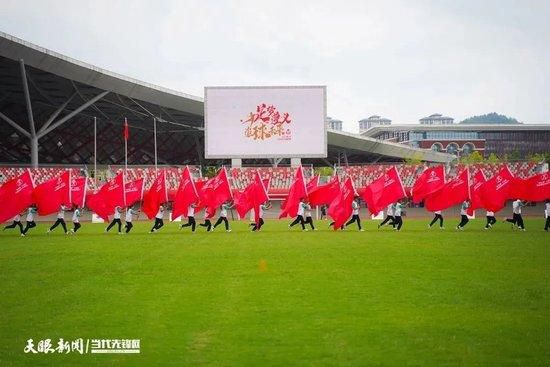 此外，影片的同名主题曲MV完整版也在首映礼上首次曝光，这首由周杰伦作曲的歌曲尽显专属赛车电影的极速快感